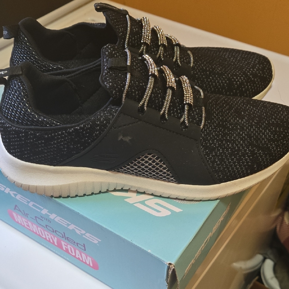 Skechers Black and White Women's Sneakers